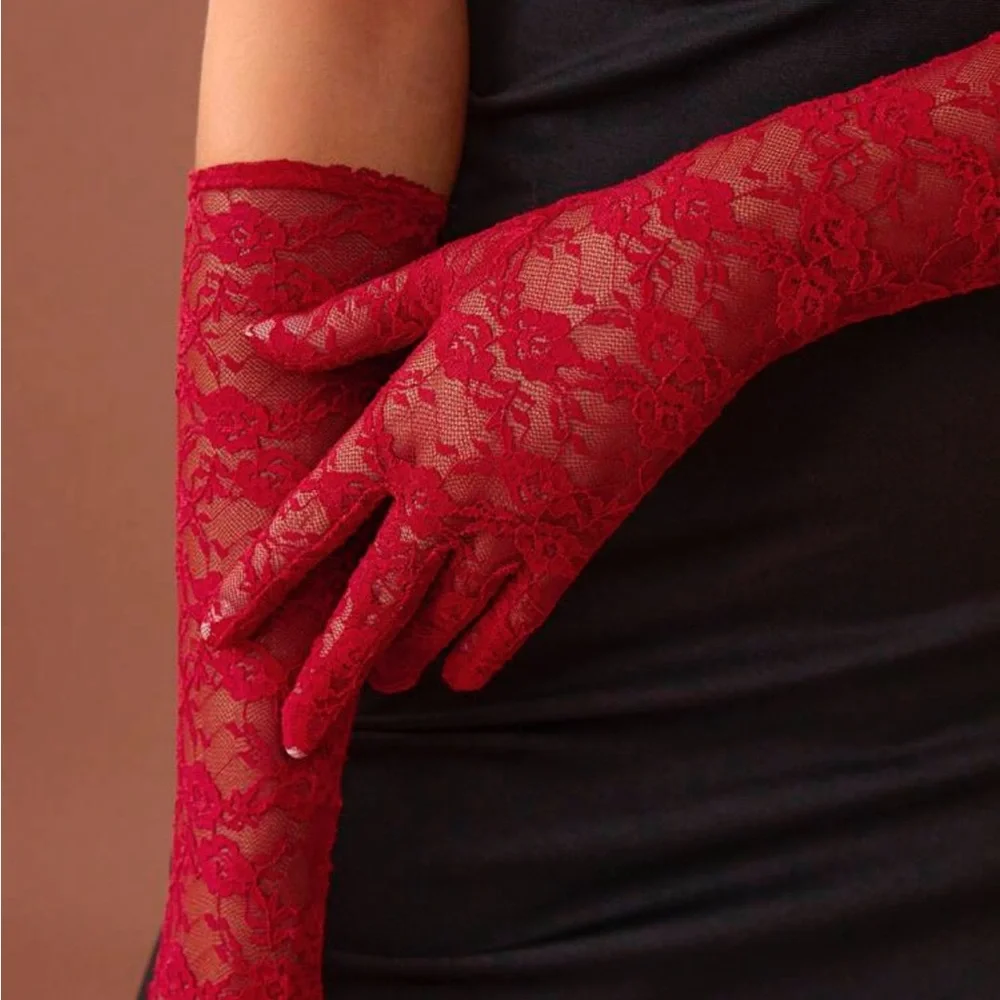 Belle Red Lace Gloves